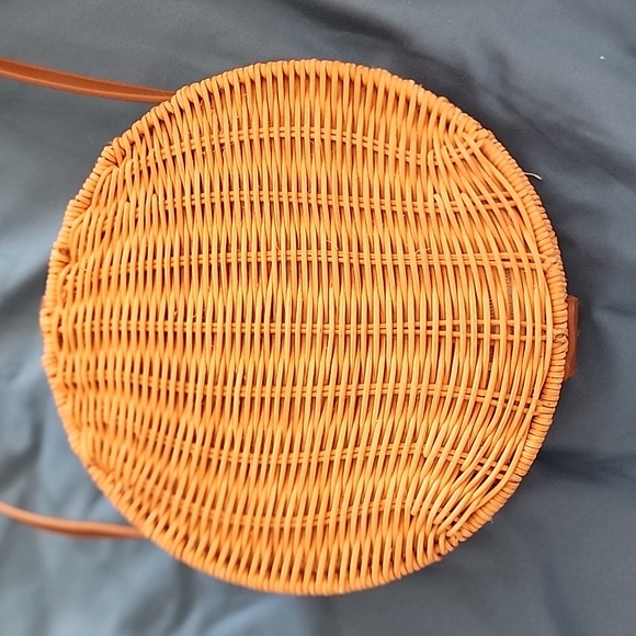 Natural Woven Crossbody Bag. Round Shape. - Picture 5 of 5